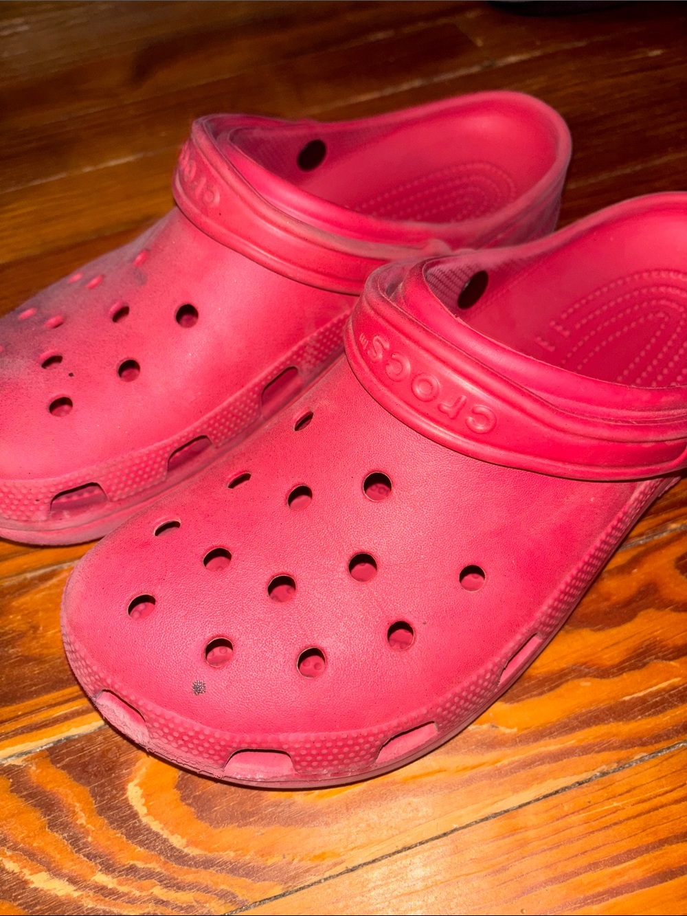 Red Crocs Men’s 10